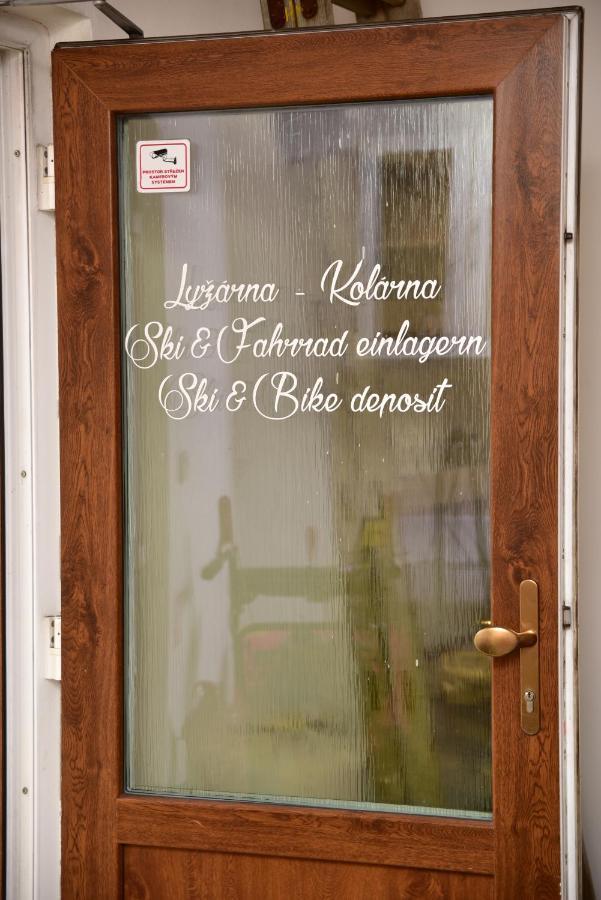 Pension U Krbu Mikulov v Krusnych Horach Екстериор снимка